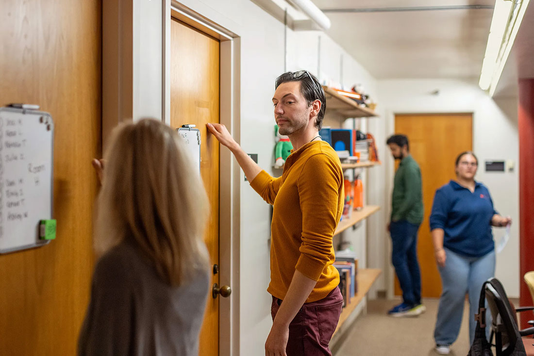 CEPP actors knocking on a door as part of a simulation